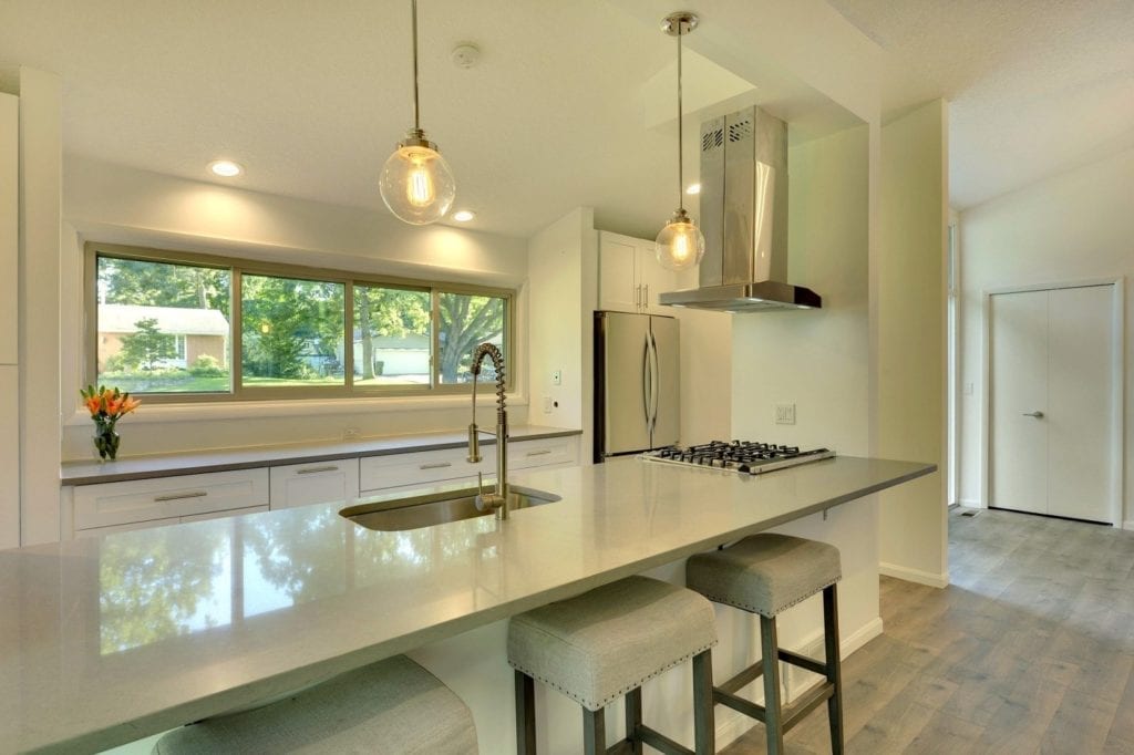 Master Kitchen Décor Ideas bench and Chandeliers