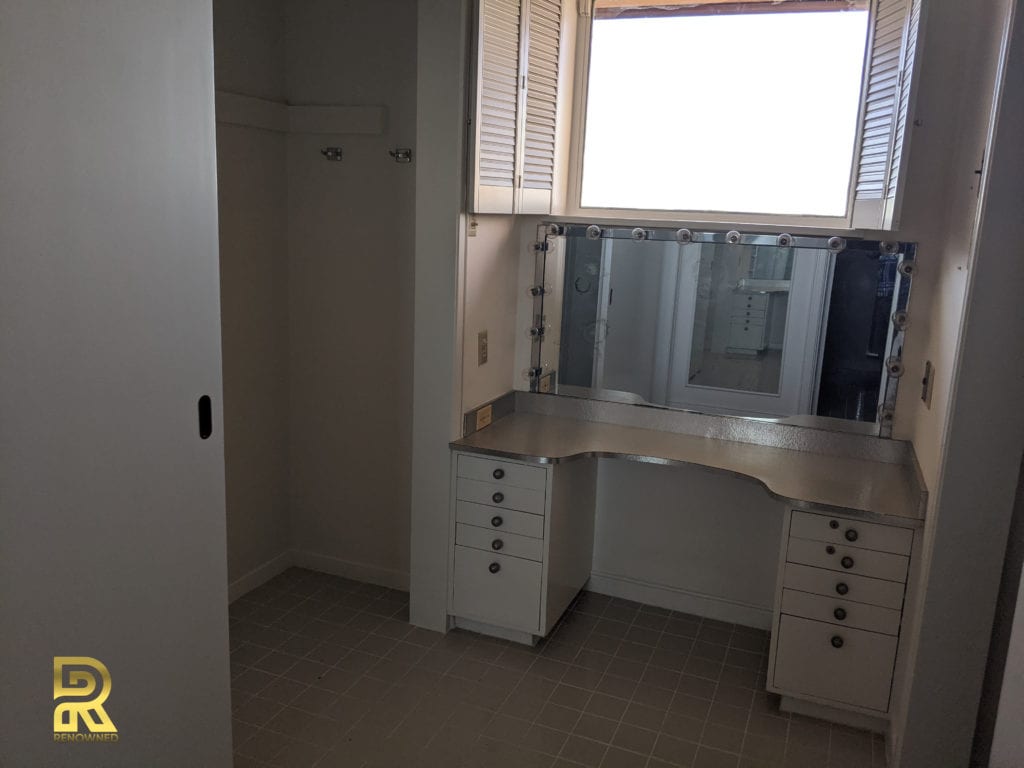 Luxury-Penthouse-Bedroom-Before-Remodeling-Num-2-View-Ensuite-Bathroom