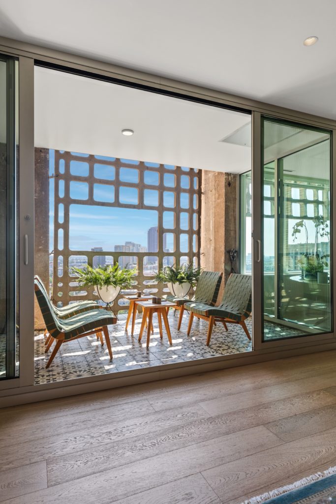 Historic-High-Rise-Condo-Remodeling-By-Renowned-Renovation-Dallas-Texas-2022-11